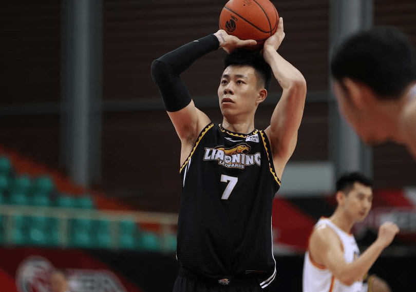 山西队横扫辽宁队，范弗利特高光表现