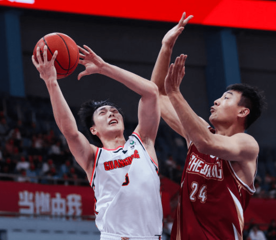 日本队翻盘韩国队,黄鸭组合惊艳四座 日本队翻盘韩国队,黄鸭组合惊艳四座