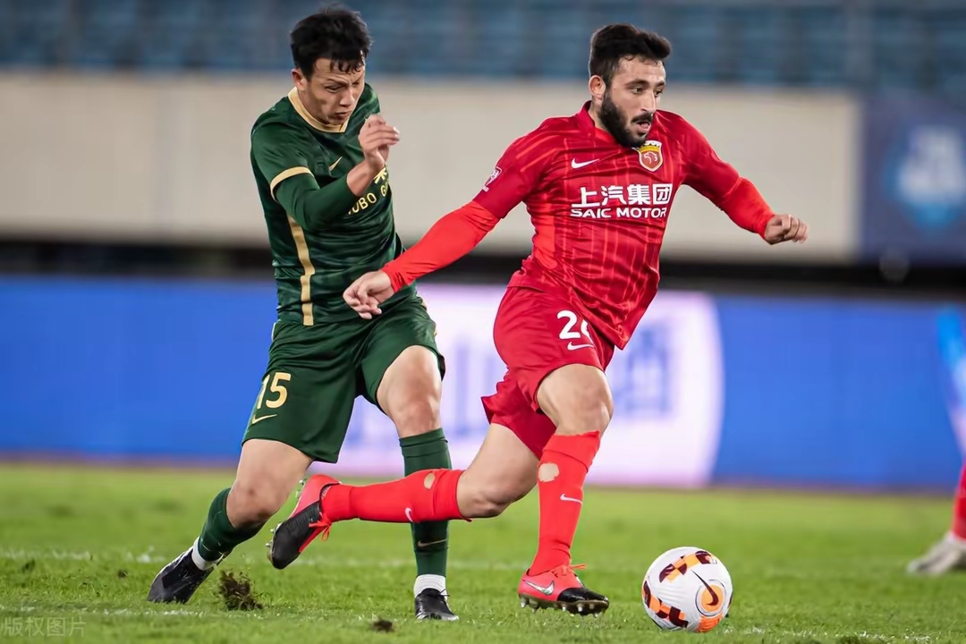 球队遭遇对手围堵,主力球员单核难胜 球队遭遇对手围堵,主力球员单核难胜