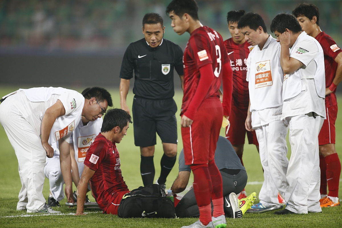球队遭遇对手围堵,主力球员单核难胜 球队遭遇对手围堵,主力球员单核难胜