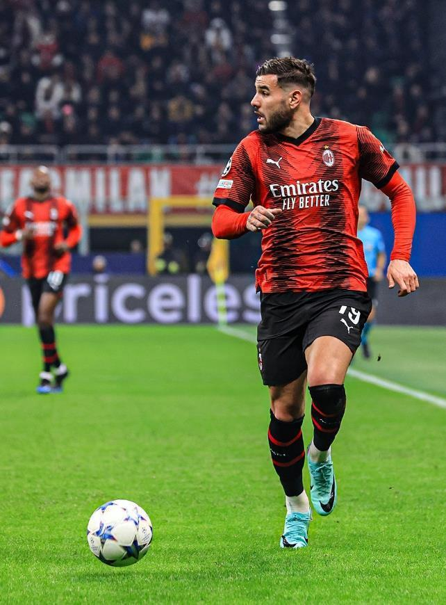 IM体育官网-AC米兰客场遭逆转负，卫冕之路岌岌可危